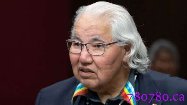 加拿大著名土著参议员Sinclair宣布退休